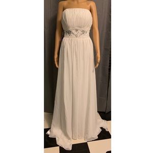 NWT JJ’s House wedding/formal dress. Size 4.